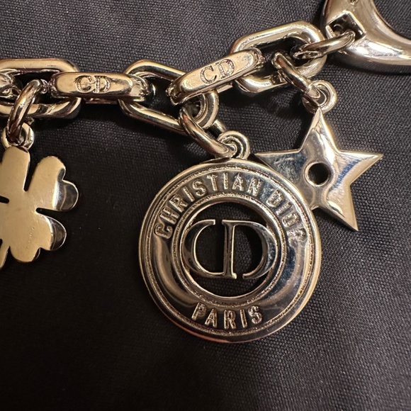 Christian Dior 30 Montaigne bag charm New - Picture 8 of 11